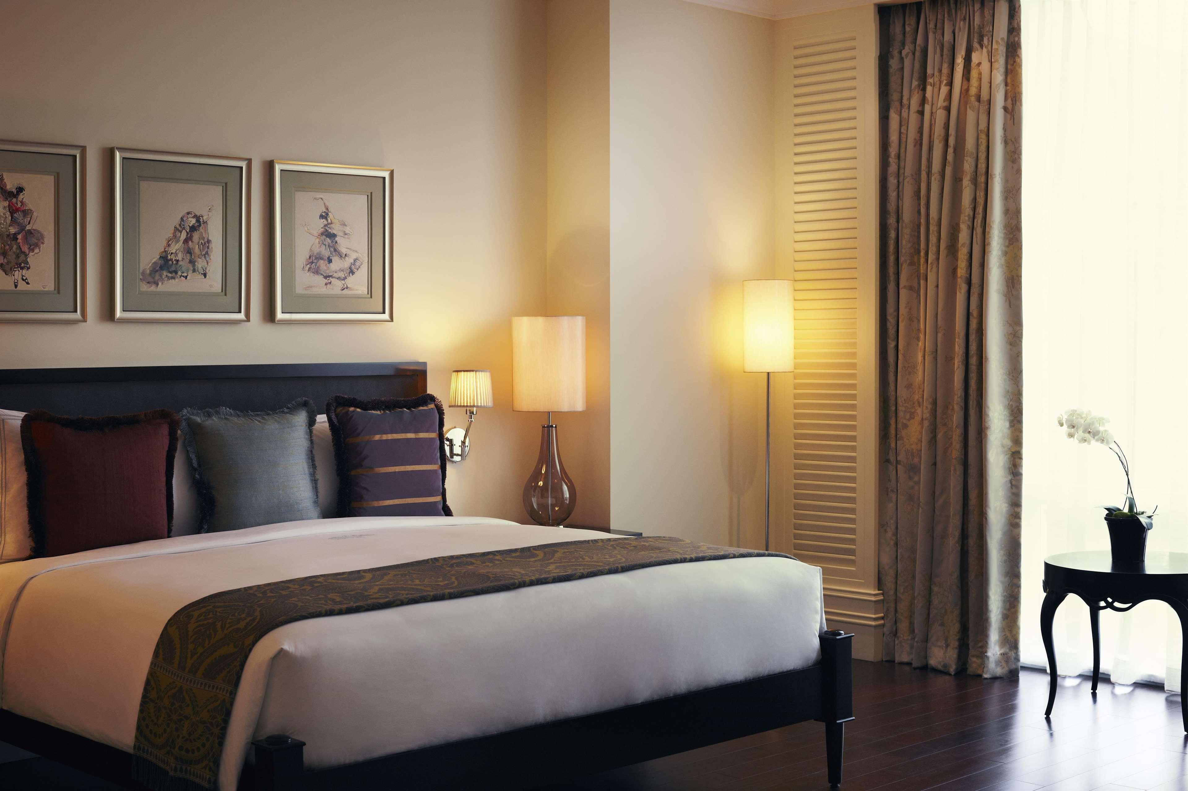 Raffles Makati Hotel Makati City Bagian luar foto