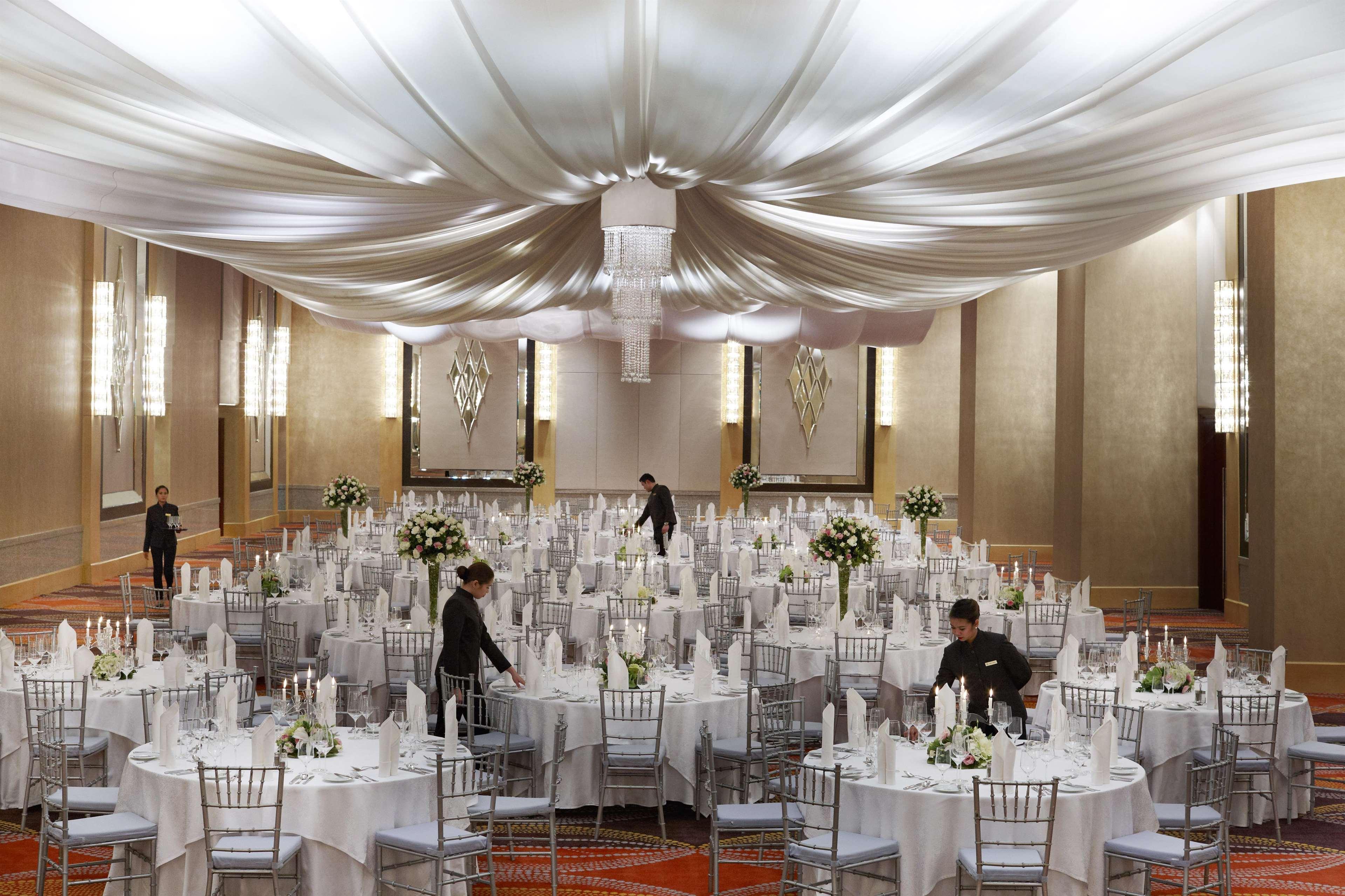 Raffles Makati Hotel Makati City Bagian luar foto