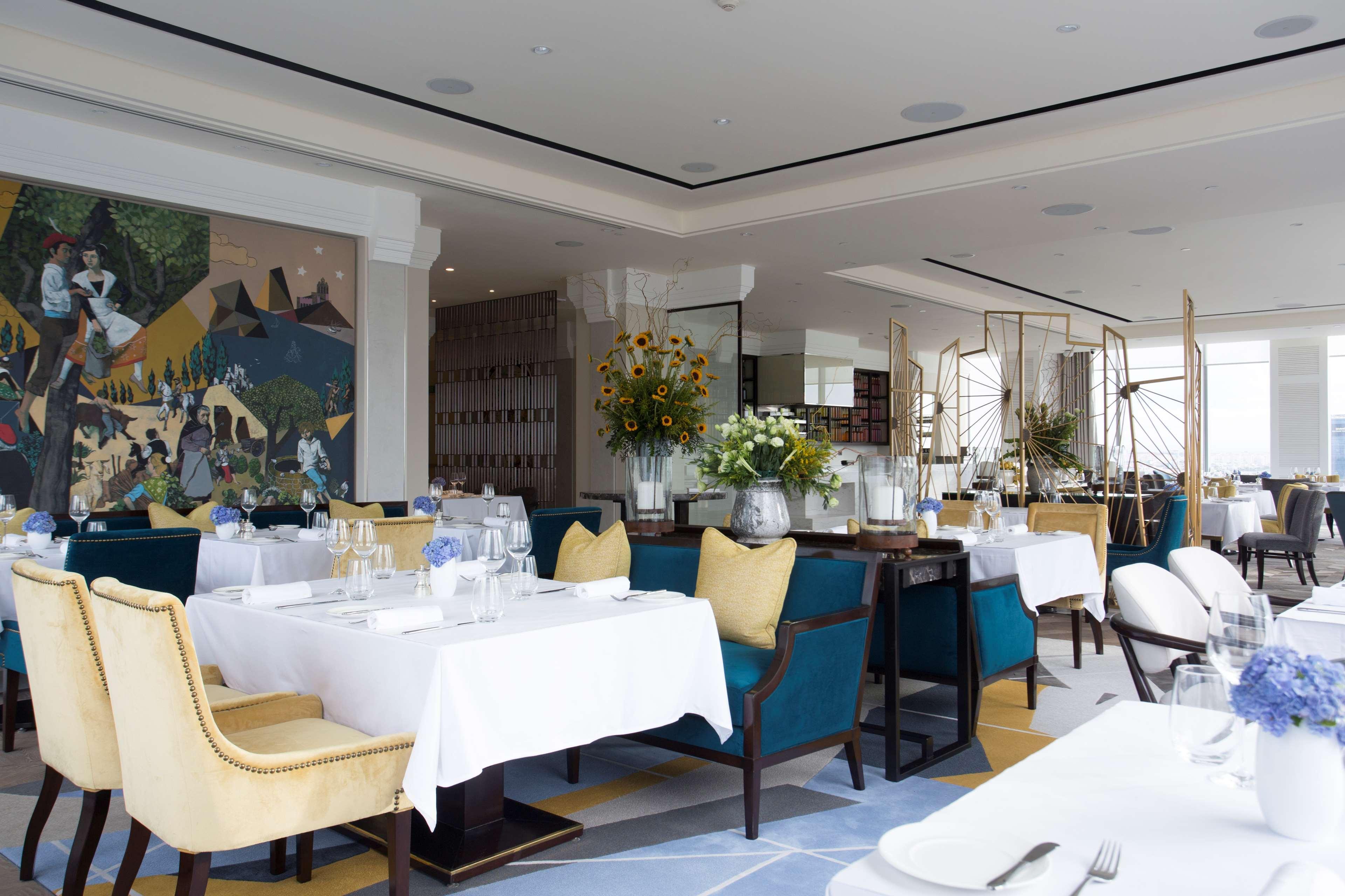 Raffles Makati Hotel Makati City Bagian luar foto