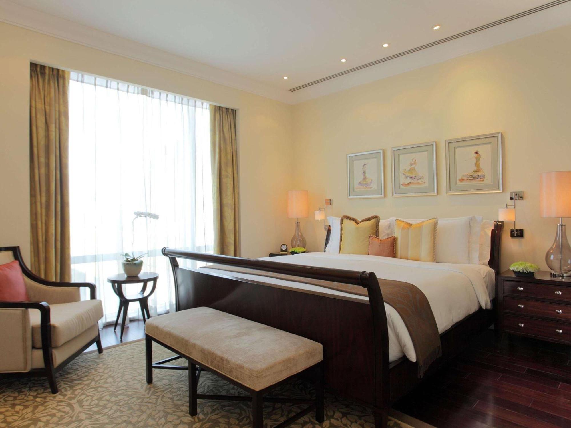 Raffles Makati Hotel Makati City Bagian luar foto